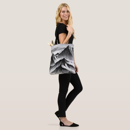 Schwarz-Weiß-Design Tasche (Am Model)