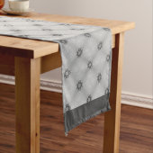 Schwarz-Weiß-Diamantfacetten Großer Tischläufer (Beispiel)