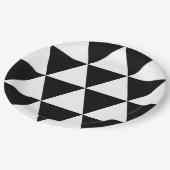 Schwarz-Weiß-Dreieck-Muster Pappteller (Schrägansicht)