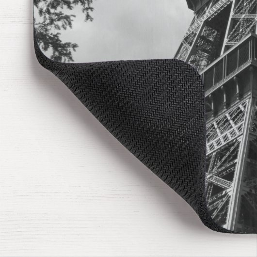 Schwarz-Weiß-Eiffelturm in Paris Mousepad (Ecke)