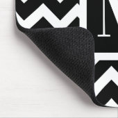 Schwarz-Weiß-Einfach-Minimal-Zigzag-Monogramm Mousepad (Ecke)