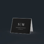 Schwarz-Weiß einfaches Monogramm Hochzeits-Dankesc Dankeskarte<br><div class="desc">Sagen Sie danke mit zeitloser Eleganz mit dieser schwarz-weißen Monogramm-Hochzeit-Dankeskarte. Das minimalistische Design und die klassische Farbpalette schaffen ein modernes,  aber dennoch anspruchsvolles Aussehen,  perfekt für Bräute und Bräutigams,  die einfache,  elegante Hochzeitspapeterie lieben.</div>