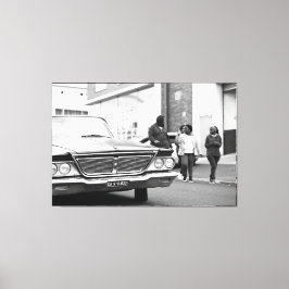 Schwarz-Weiß-Einfarbige Altautostadt Leinwanddruck