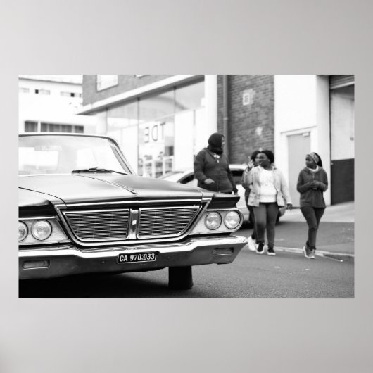 Schwarz-Weiß-Einfarbige Altautostadt Poster (Vorne)