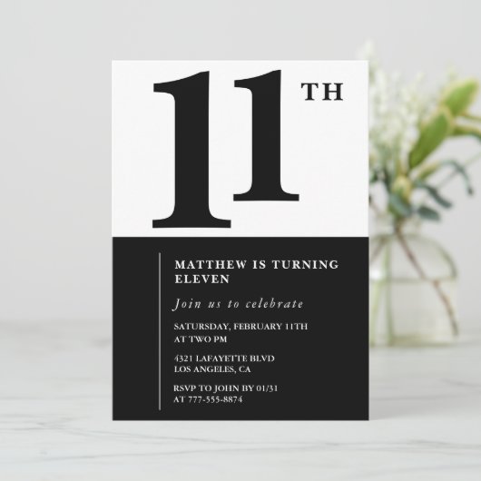 Schwarz-Weiß-Einladung zum 11. Geburtstag Einfach Einladung (Stehend Vorderseite)