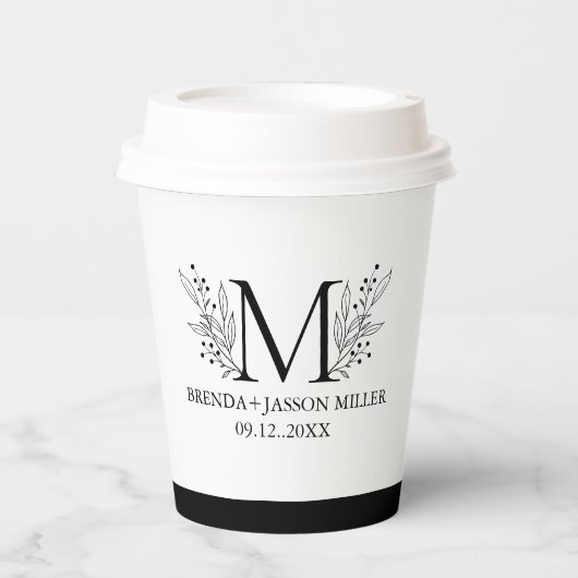 Schwarz-Weiß-Elegant-Monogramm, frisch verheiratet Pappbecher (Vorderseite)