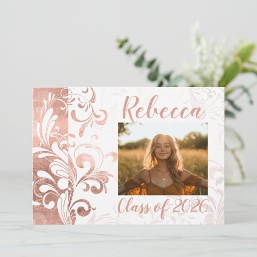 Schwarz-weiß Elegant Swirl Foto 2018 Abschluss Einladung (Stehend Vorderseite)