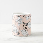 Schwarz-Weiß-elegante Orchidee mit florenträchtige Kaffeetasse (Mittel)