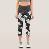 Schwarz-Weiß elegante Orchideen mit floraler Moder Capri Leggings (Vorderseite)