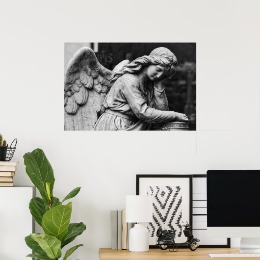 Schwarz-Weiß-Engelstatue im Friedhof Póster Poster (Heimbüro)