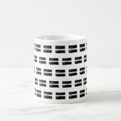 Schwarz-Weiß "Equals" Math Symbol Lino Cut Kaffeetasse (Mittel)