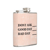 Schwarz-Weiß-Flasche mit sonnigen Drinks Flachmann (Rechts)