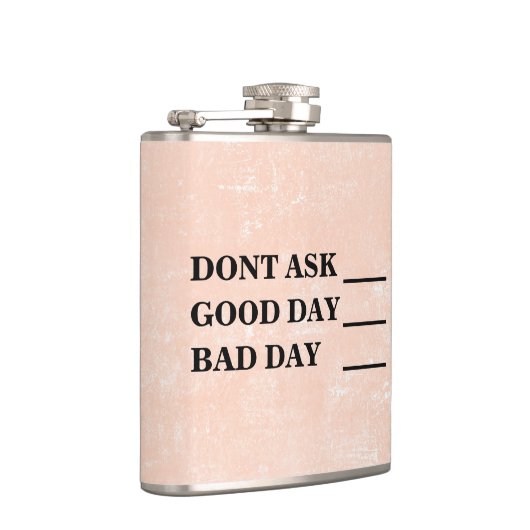 Schwarz-Weiß-Flasche mit sonnigen Drinks Flachmann (Rechts)