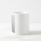 Schwarz-Weiß-Foto der rustikalen Winterlandschaft Kaffeetasse (Mittel)