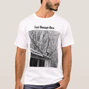 Schwarz-Weiß-Foto der rustikalen Winterlandschaft T-Shirt