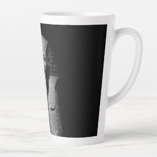 Schwarz-Weiß-Foto des Pharaoh-Königs Milchtasse
