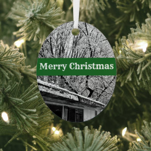Schwarz-Weiß-Foto einer rustikalen winterlichen Sc Ornament Aus Metall