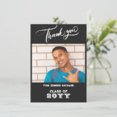 Schwarz-Weiß-Foto Moderner Schulabschluss Dankeskarte (Stehend Vorderseite)