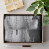 Schwarz-Weiß-Foto von Barnen auf einem Grasfeld Seidenpapier (Geschenk)