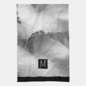 Schwarz-Weiß-Foto von Blätter der Weintraube Anfän Geschirrtuch (Vertikal)