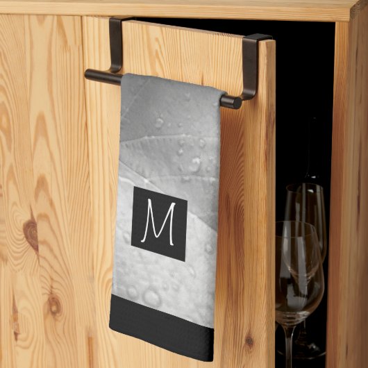 Schwarz-Weiß-Foto von Blätter der Weintraube Anfän Geschirrtuch (Drittel gefaltet)