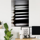 Schwarz-Weiß-Foto von Klaviertasten Poster (Heimbüro)