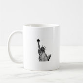 Schwarz-Weiß-Freiheitsstatue Kaffeetasse (Links)