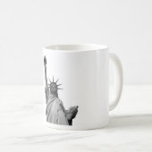 Schwarz-Weiß-Freiheitsstatue Kaffeetasse (VorderseiteRechts)
