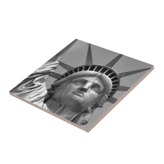 Schwarz-Weiß-Freiheitsstatue New York Fliese (Seite)