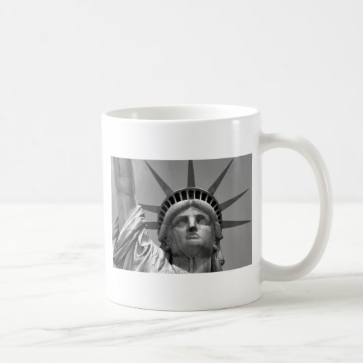 Schwarz-Weiß-Freiheitsstatue New York Kaffeetasse (Rechts)