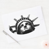 Schwarz-Weiß-Freiheitsstatue Ovaler Aufkleber (Umschlag)