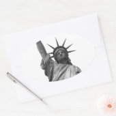 Schwarz-Weiß-Freiheitsstatue Ovaler Aufkleber (Umschlag)