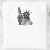 Schwarz-Weiß-Freiheitsstatue Ovaler Aufkleber (Tasche)