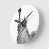 Schwarz-Weiß-Freiheitsstatue Runde Wanduhr (Winkel)