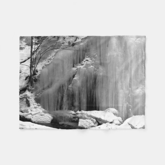 Schwarz-Weiß-Frozen-Wasserfall Fleecedecke (Vorderseite (Horizontal))