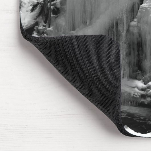 Schwarz-Weiß-Frozen-Wasserfall Mousepad (Ecke)