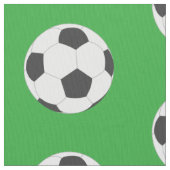 Schwarz-Weiß-Fußball-Balls auf Grün Stoff (Nahaufnahme)