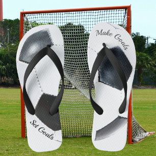 Schwarz-Weiß-Fußball gemustert Badesandalen
