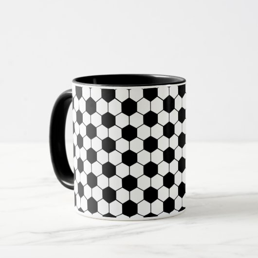 Schwarz-Weiß-Fußball Tasse (Vorderseite Links)