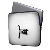 Schwarz-Weiß-Gans Laptopschutzhülle (Vorderseite Links)