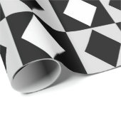 Schwarz-weiß Geometric Rhombus Diamond Geschenkpapier (Rolleneckpunkt)