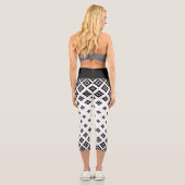 Schwarz-Weiß-Geometrie, Diamantform Capri Leggings (Rückseite)