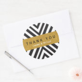 Schwarz-Weiß-Geometrie-Muster und Gold-Aufkleber Runder Aufkleber (Umschlag)