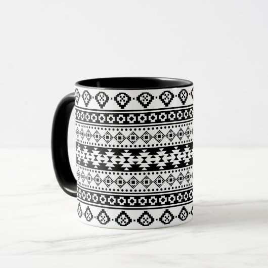Schwarz-Weiß-Geometrie Tasse (Vorderseite Links)