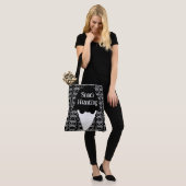 Schwarz-weiß geometrischer Eiscremekegel Tasche (Am Model)
