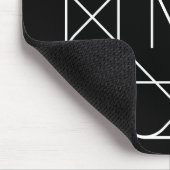 Schwarz-weiß geometrisches Monogramm Mousepad (Ecke)