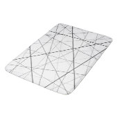 Schwarz-weiß geometrisches Muster Badematte (Schrägansicht)