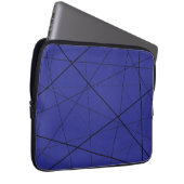 Schwarz-weiß geometrisches Muster Laptopschutzhülle (Vorne Rechts)