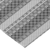 Schwarz-weiß gestreiftes Patchwork mit Spitze Tischdecke (Schrägansicht)