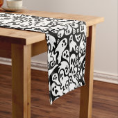 Schwarz-Weiß-Ghost-Muster Kurzer Tischläufer (Beispiel)
